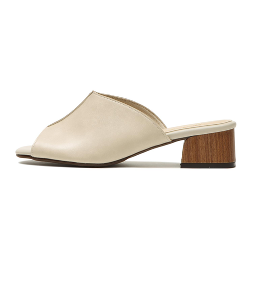 JE80133　STITCH SANDAL 4　IVORY　606547-0003