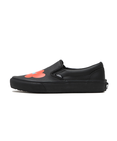 V98CF AGF SLIP ON BLACK 667415-0001
