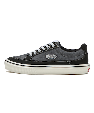 V3938 CHBRY　FINN　BLACK/WHITE　674141-0001