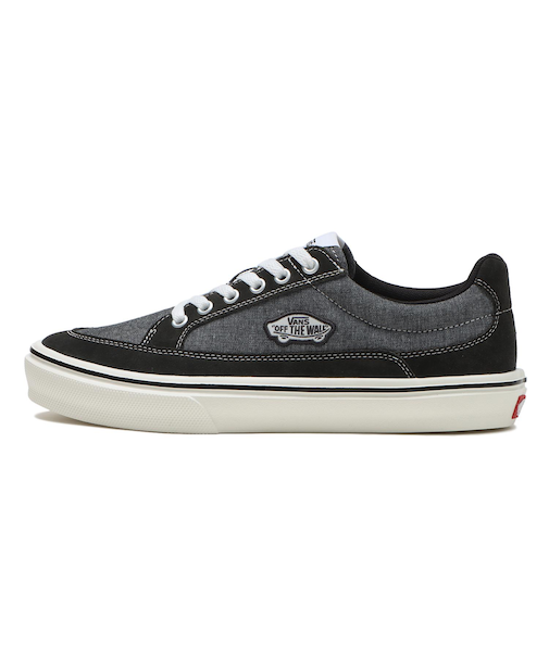 V3938 CHBRY　FINN　BLACK/WHITE　674141-0001