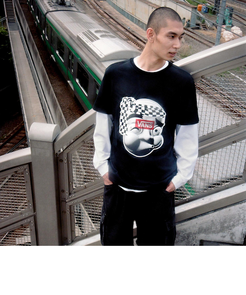 VN000NX7BLK HYOTTOKO TEE BLACK 678122-0001