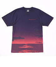 VN0008DDLKZ　M OTW GALLERY POETS SS TEE　DRESS BLUES　636230-0001