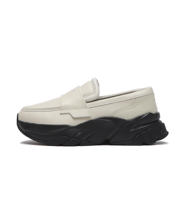 397730　W LOAFYR　02A.SNOW/BLK　685151-0003