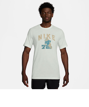 HJ3620　M TEE WILDCARD SP25　121SMTWHT　690895-0002