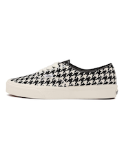 VN000BW5YB2　AUTHENTIC　HOUNDSTOO WT/BK　689204-0001