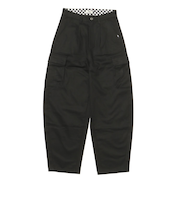 125K3143100　W curvy cargo pants　BLACK　701883-0003