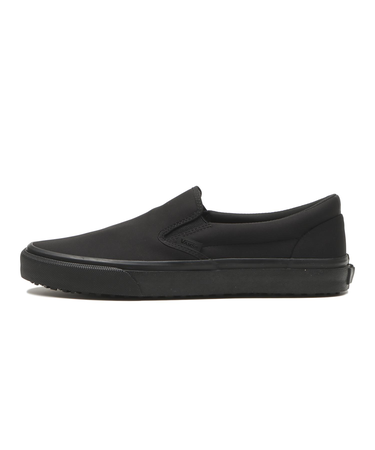 V98CF AC　SLIP ON　BLACK/BLACK　696078-0001