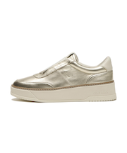 W34034　W GRANDPRO MAXFIELD SLIP ON SN　SOFT GOLD LTR　703405-0001