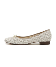 JE80256　FL SQ BALLET 1　IVORY　702821-0002