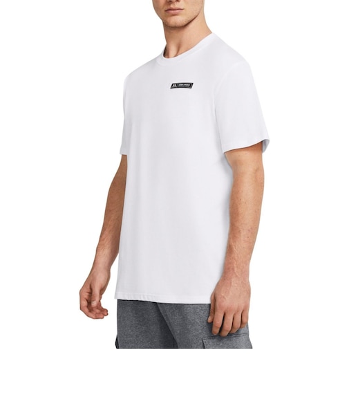 1382831　M UA HW ARMOUR LABEL SS T　100WHT/BLK　707845-0002