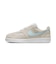 WIQ9758　W COURT VISION LO SD PRM　100WHITE/G BLUE　716269-0001