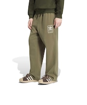 KW4392　M ELEVATED GFX SWEAT PT　OLIVESTRATA　715852-0001