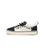V36PS ANIM 17-22(H)OLD SKOOL COW 713408-0002