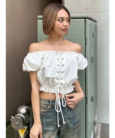 レースアップオフショルトップス
