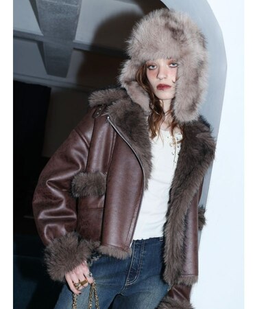 【SNSでバズり中】リバーシブルフェイクファーブルゾン