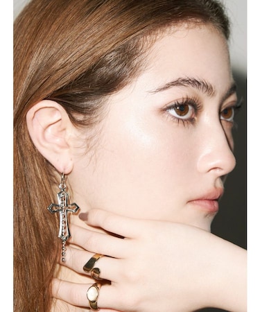 CROSS CHAIN ピアス