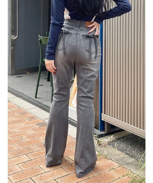 バックリボンフレアデニムパンツ｜エブリスの通販｜&mall