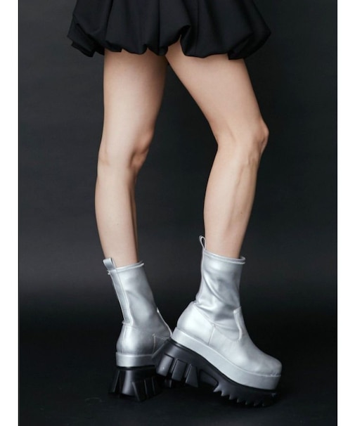 プラットフォームショートブーツ