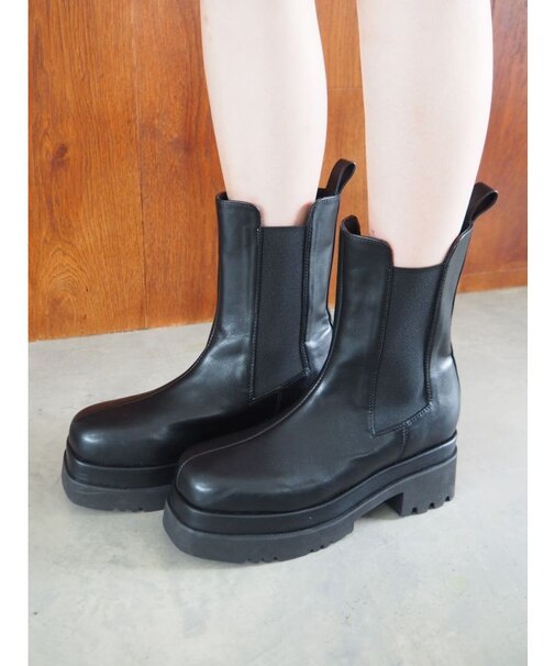 サイドゴアショートブーツ