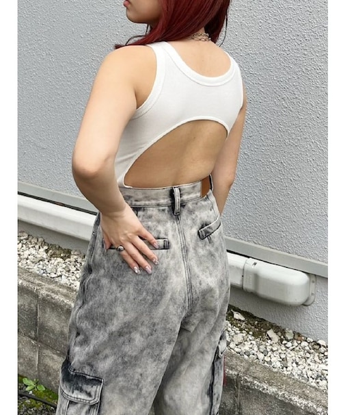 バックオープンボディースーツ