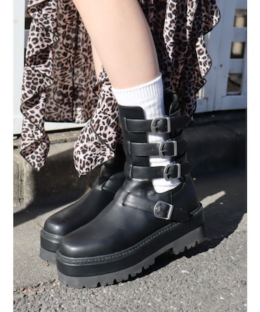 バックルモチーフショートブーツ