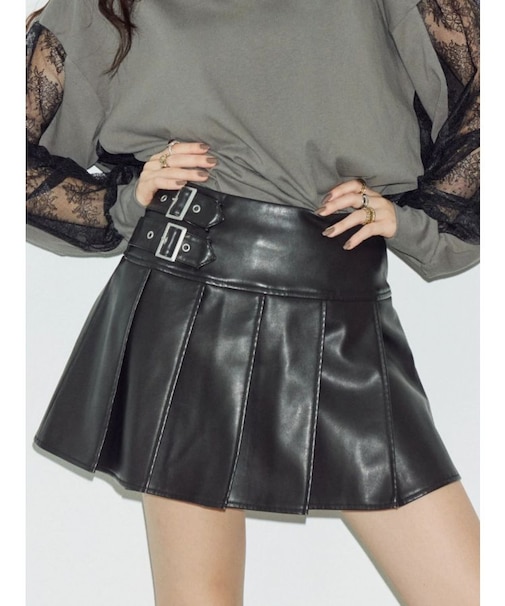 ヴィンテージライクフェイクレザープリーツミニスカート【セットアップ着用可能】