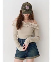 フリルピグメントニットトップス