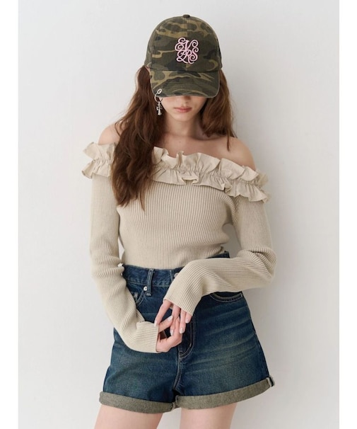 フリルピグメントニットトップス