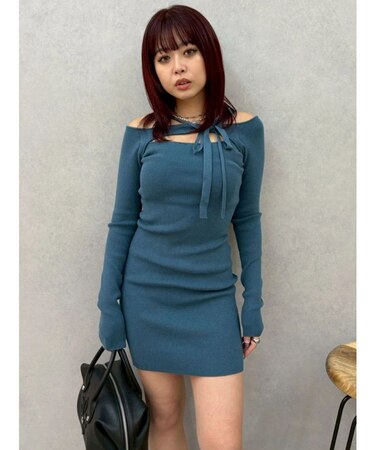 カットアウトニットミニワンピース