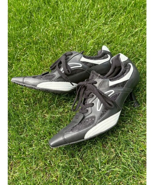 ポインテッドスニーカーヒール