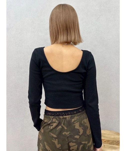 バックオープンショートリブトップス