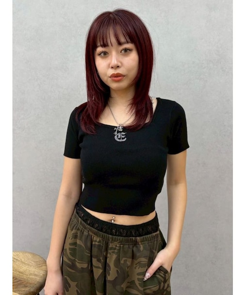 ワンポイントビジューチェーンニットトップス