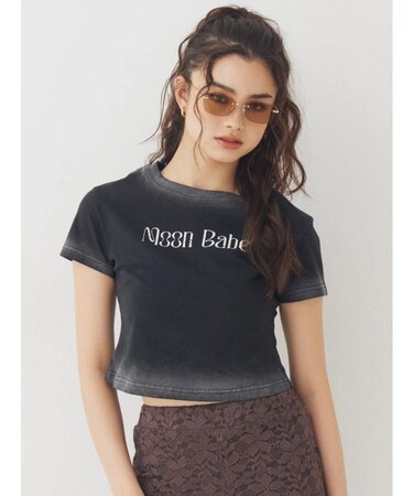 MOON BABE ロゴクロップドTシャツ