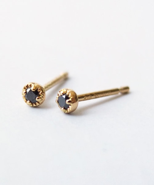 [ セカンドピアス] WEB限定　K18ブラックダイヤモンドミルワクピアス0. 04ct