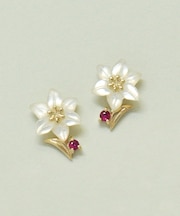 [ 誕生花ジュエリー] ７月ユリピアス( YG) 
