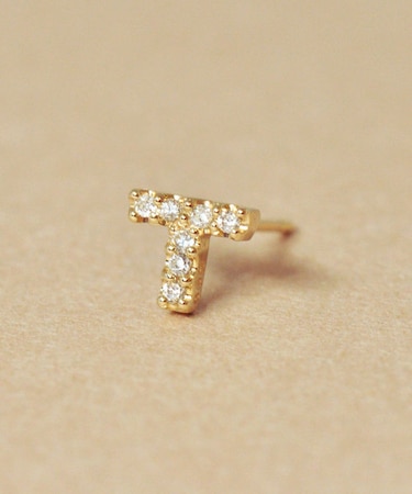 K18/10ダイヤモンド　ハーフピアス　イニシャル『T』( YG)