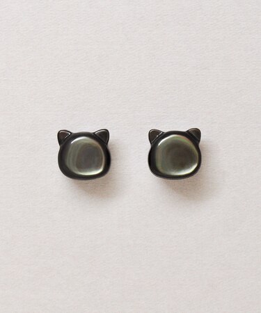 カービングねこ ブラックシェル セラミックポストピアス