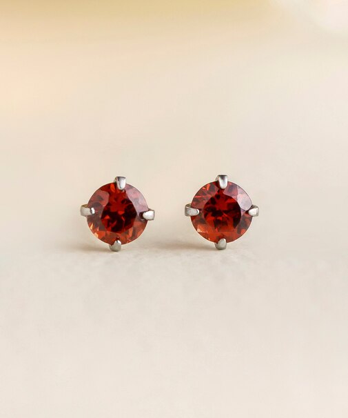 [ セカンドピアス] Pt ガーネットピアス