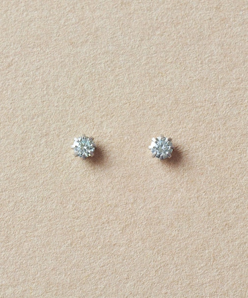 [ セカンドピアス]Ptアイスブルーダイヤモンドピアス