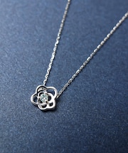 K10ダイヤモンド 透かしフラワーネックレス( WG)