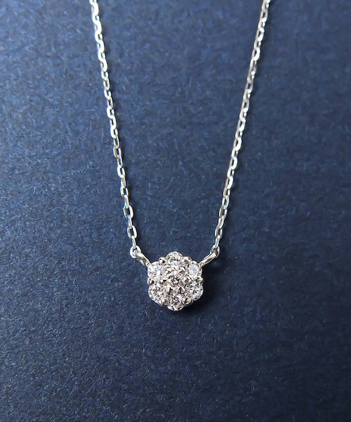 プラチナ ダイヤモンド フラワーパヴェネックレスＭ