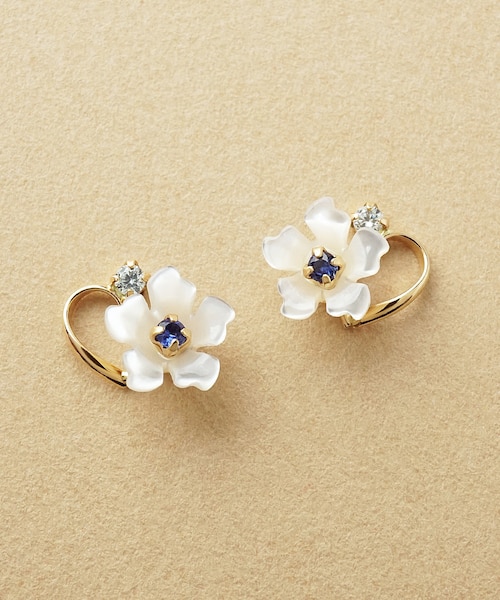 K10 ワンポイント シェルフラワー サファイヤピアス( YG)｜テイク