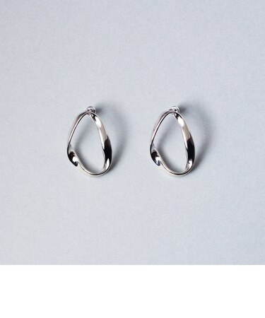 ピアス