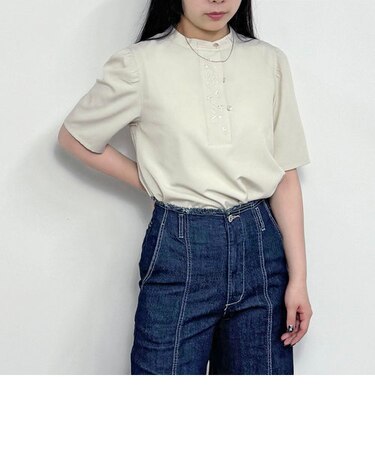 カンフー風フラワー刺繍ブラウス