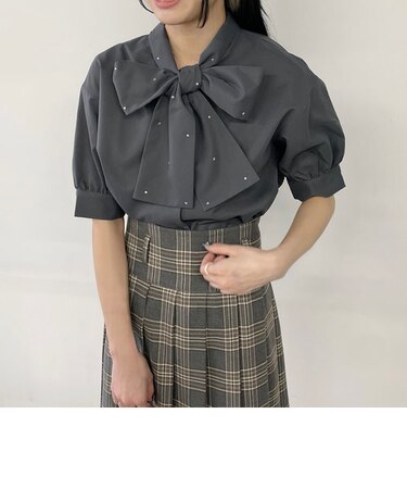 ラインストーンボウタイブラウス