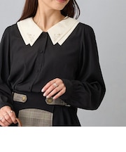 フラットカラー刺繍ブラウス