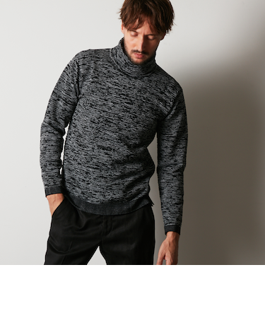 ランダムタックボーダータートルネックニット