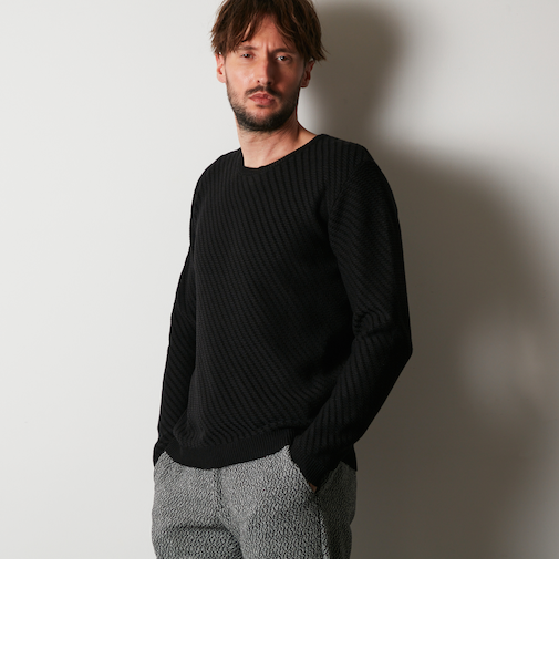 バイヤスジャガードクルーネックニット