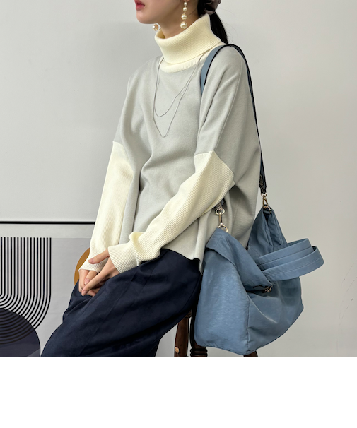 ネックレス付きバイカラースクエアハイネックニット