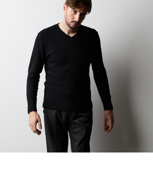 バイヤスケーブルブリスターVネックプルオーバー